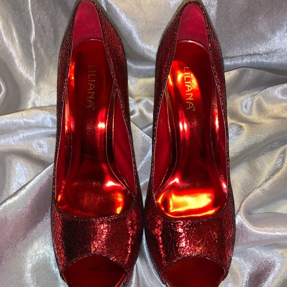 Heels - Picture 4 of 4